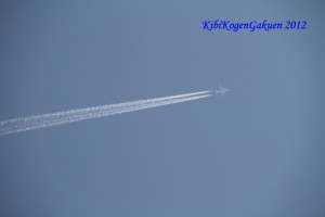 飛行機雲もすぐに消えちゃいました