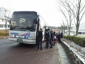 料金は乗車前に運転手の方へ。