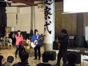 音楽部の演奏。