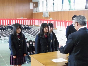 旭東地区高等学校ＰＴＡ連合会文化功労賞（竹内さん）