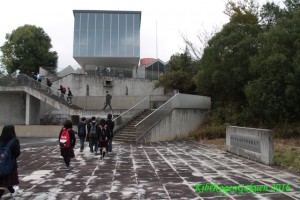 １年生社会見学（１０／２６生物化学研究所）