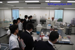 １年生社会見学（１０／２６生物化学研究所）