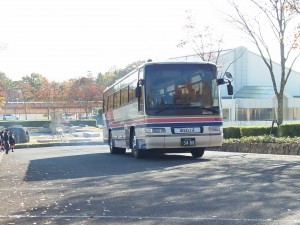 ３台目が岡山駅へ向けて。