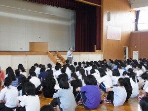 大坂教務課長より、夏休み中の学習面での伝達事項など。