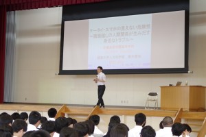 筒井先生による講演会。