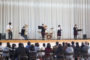 全体ガイダンス前に音楽部の演奏をご披露。