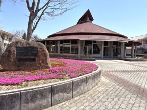 寮前の芝桜