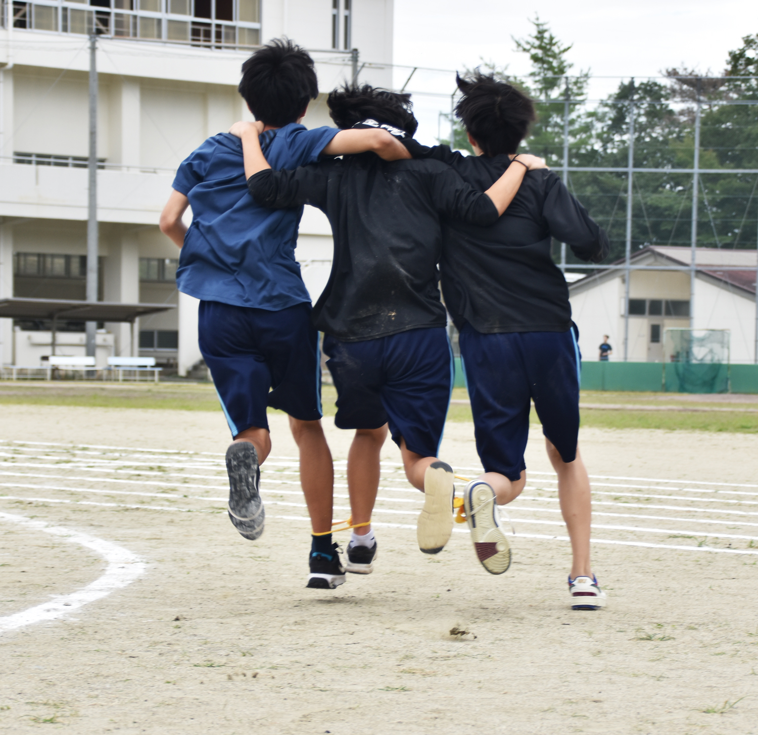 「3人4脚」はケガにご注意を!