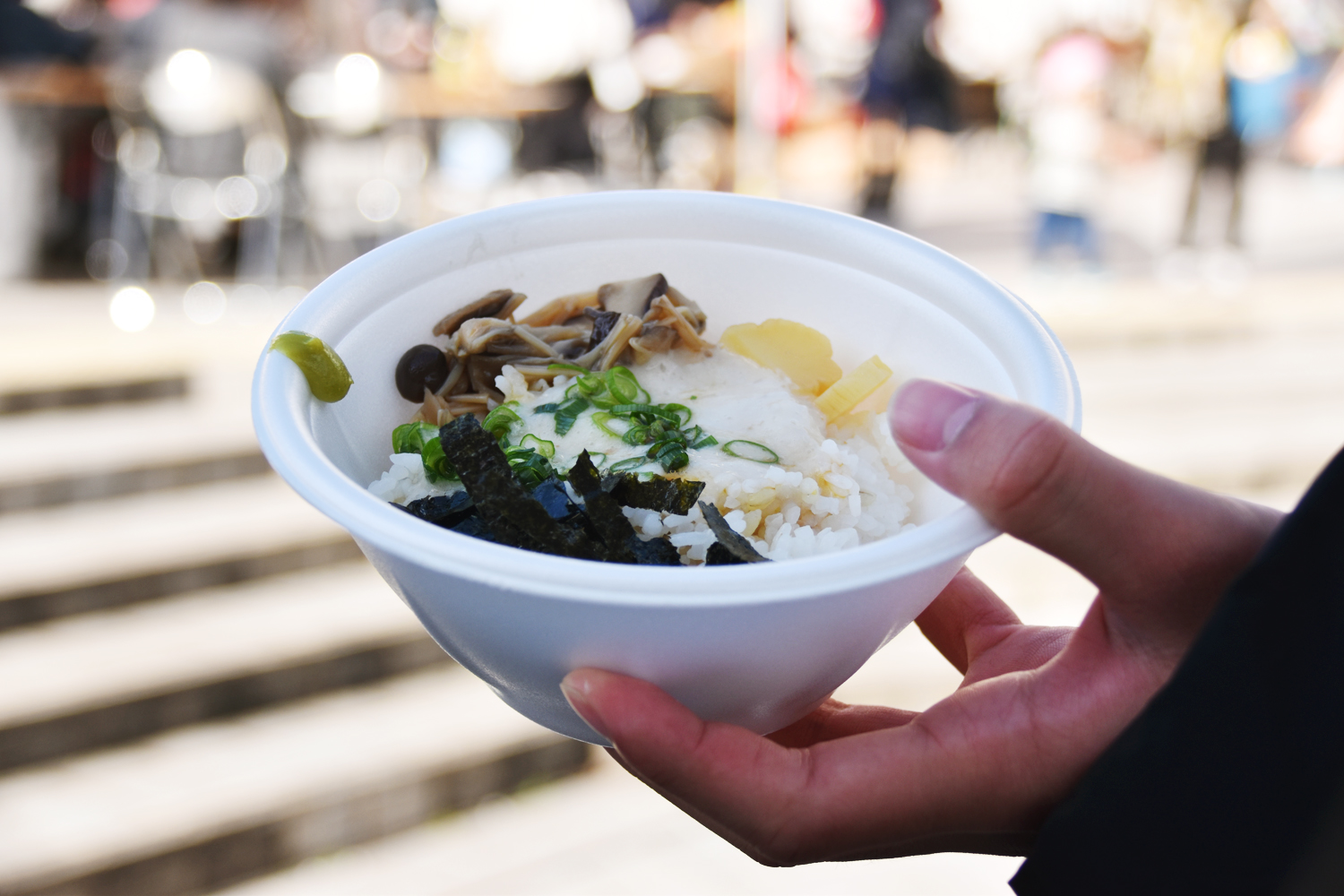 ボランティアのご褒美? 大人気の「自然薯とろろ飯」をいただきま~す!