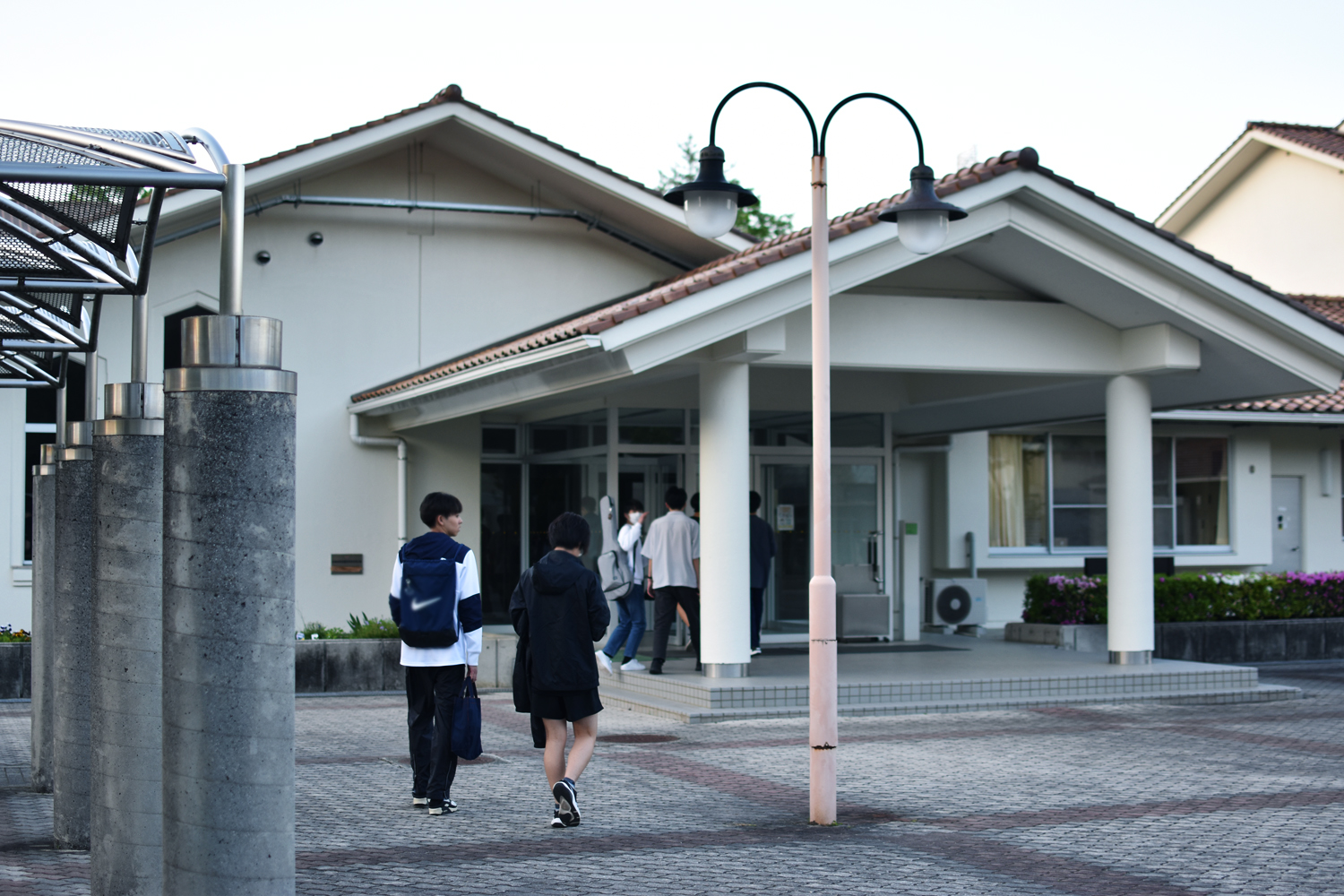 部活終わりの時間帯でも外は明るいですね