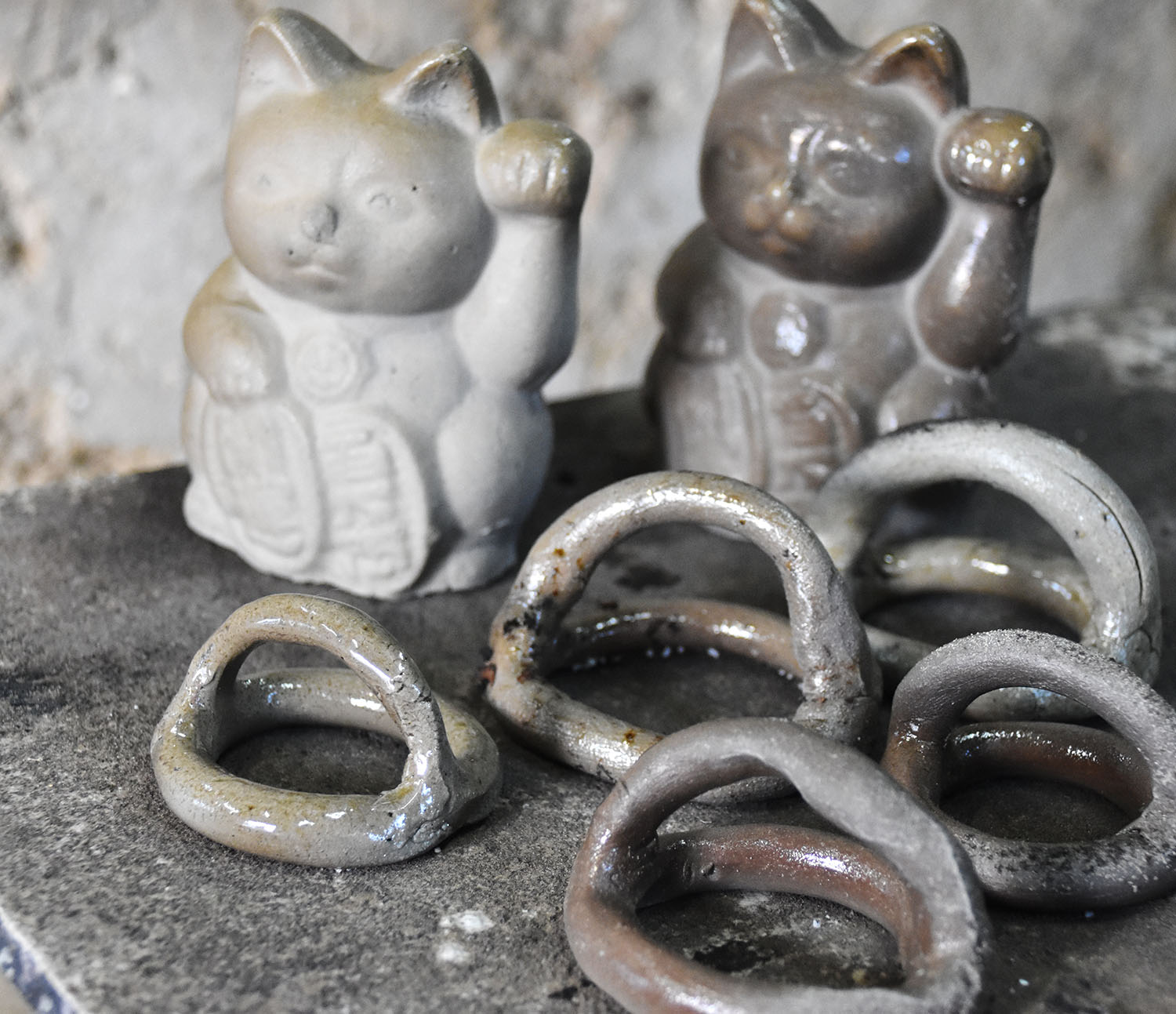 登り窯から一足先に出てきた「炎の見張り番」達です