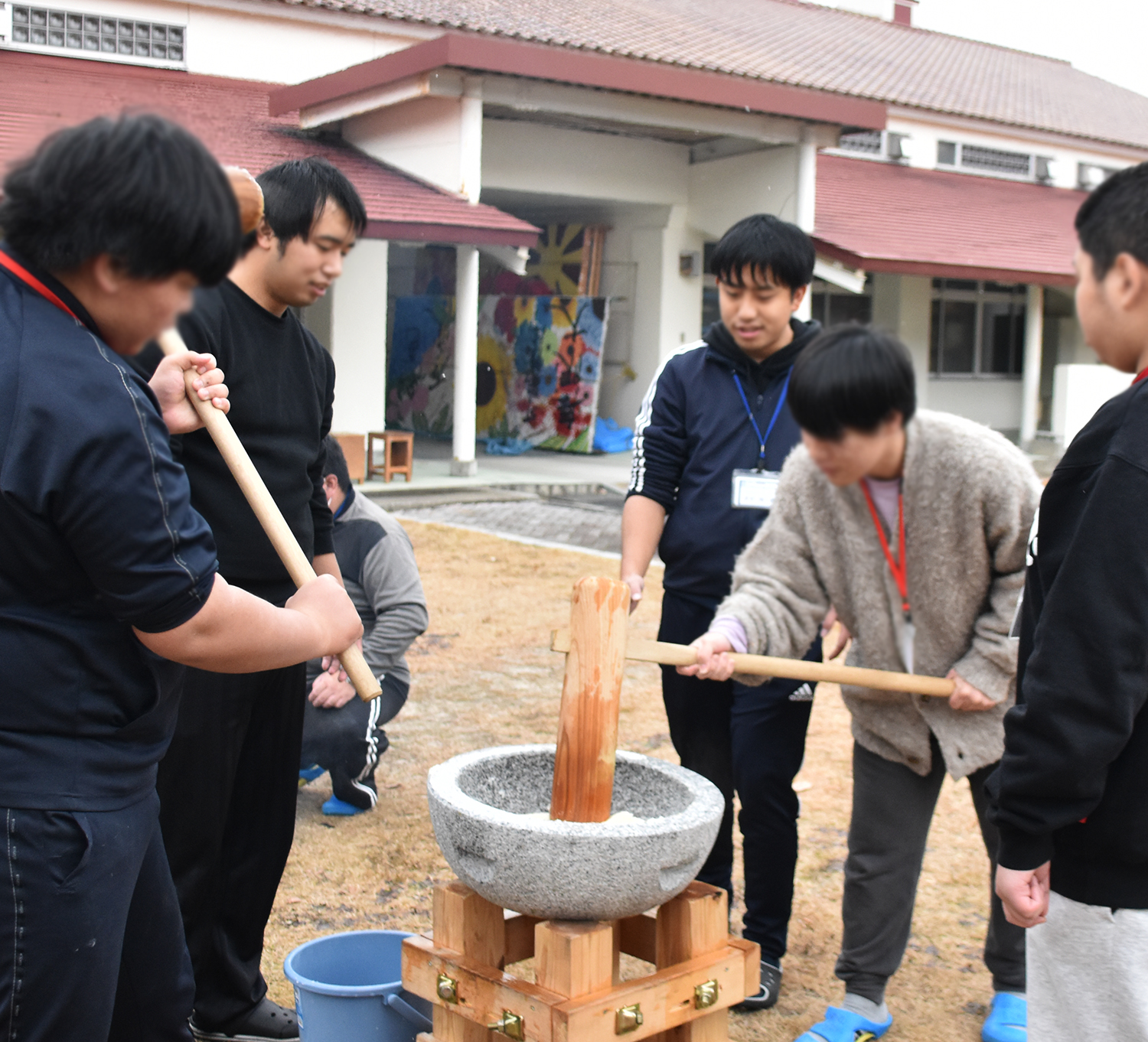 【2日目】餅つきにも挑戦!