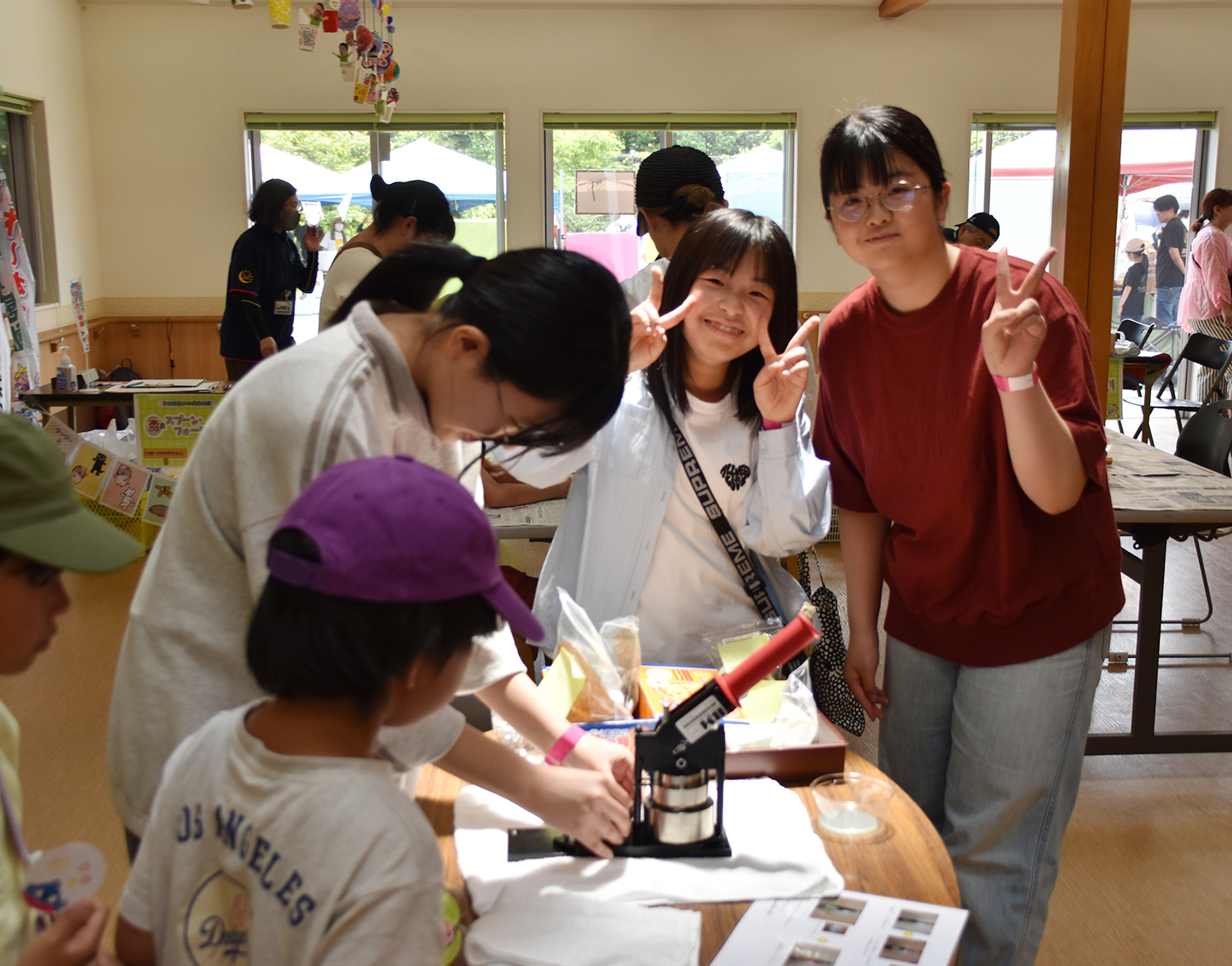 オリジナル缶バッチ作りは子供たちに大人気です!