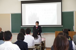 生徒の代表からも本校の紹介(生徒会執行部の生徒)
