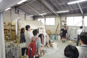 陶芸デザインコース(所属3年生より。備前焼登窯等の説明)