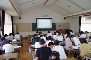 学校概要説明（設備、費用、教育カリキュラム、帰省についてなどなど）。